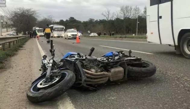 Feci kaza! Bariyere çarptı