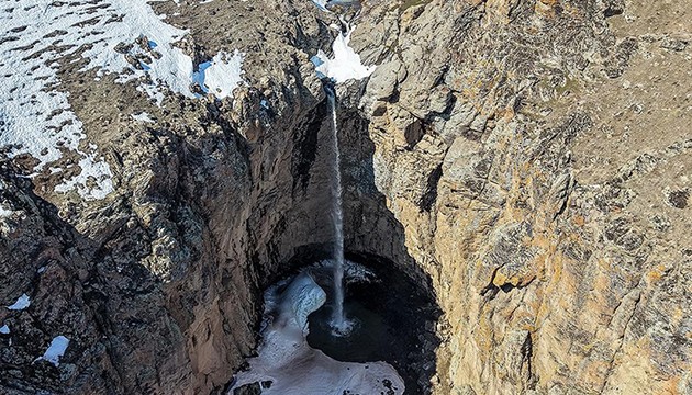 Yaşar Kemal Şelalesi yeniden akmaya başladı